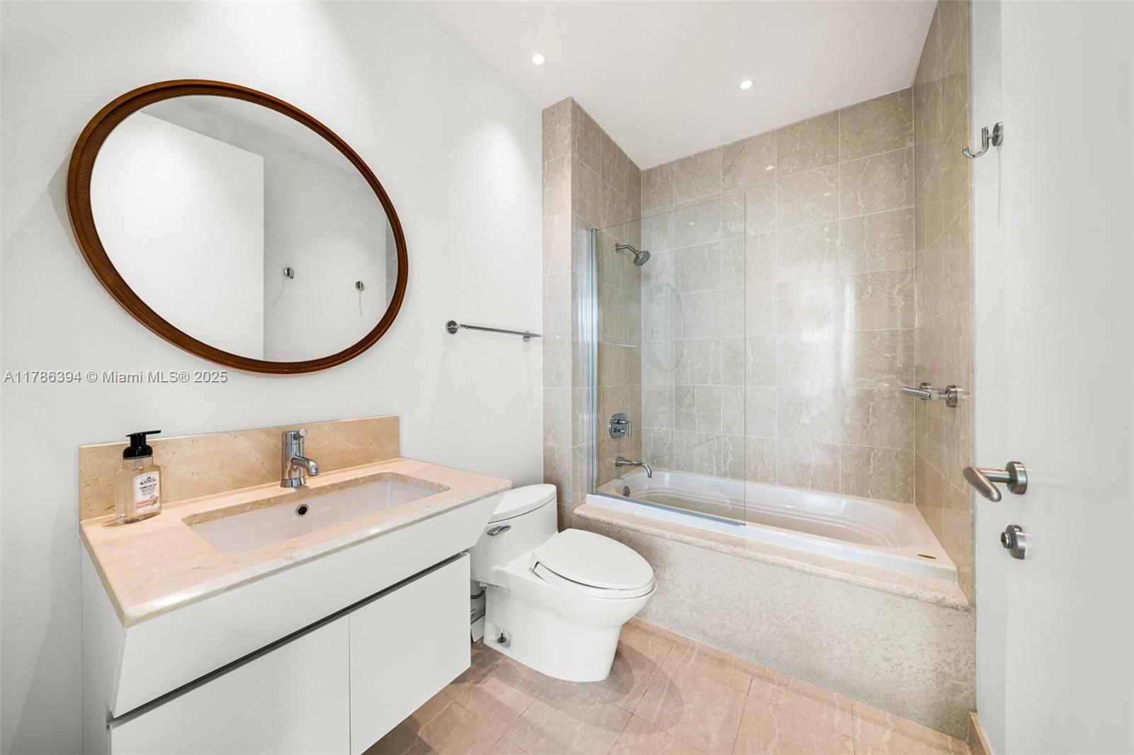 GROVENOR HOUSE CONDO - Residential