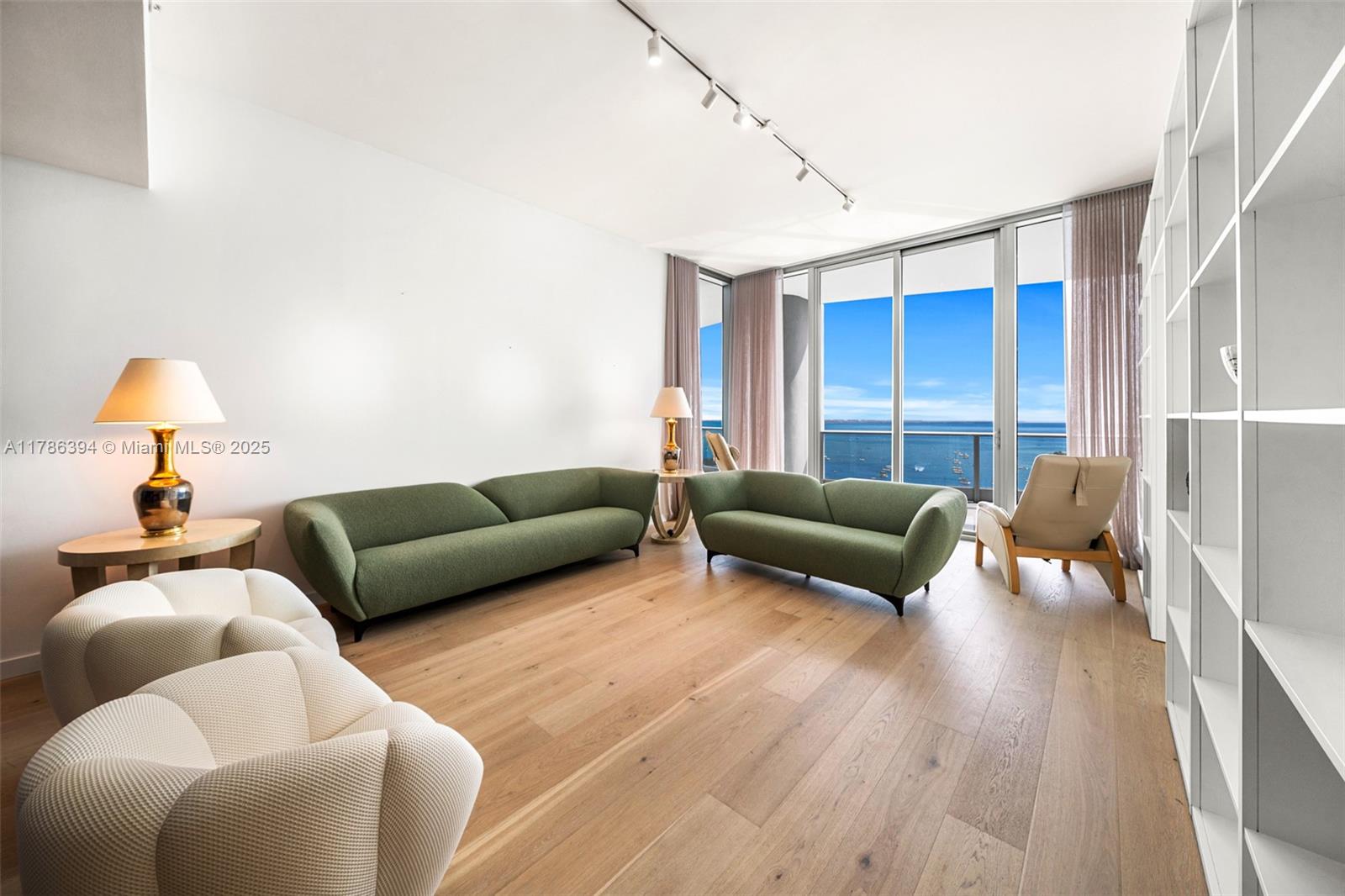 GROVENOR HOUSE CONDO - Residential