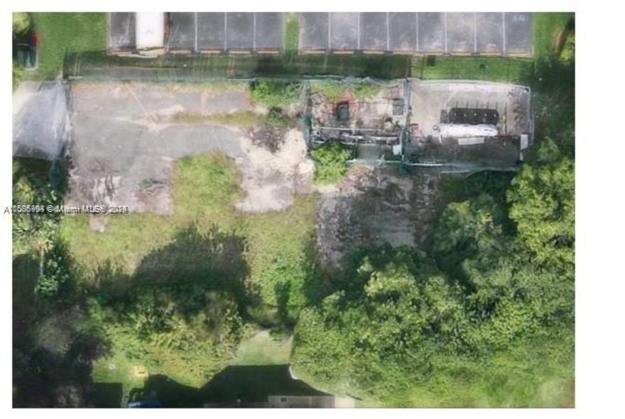 last comercial lot in the city of weston
lot zone comercial C-1 can build up to 5400 sf