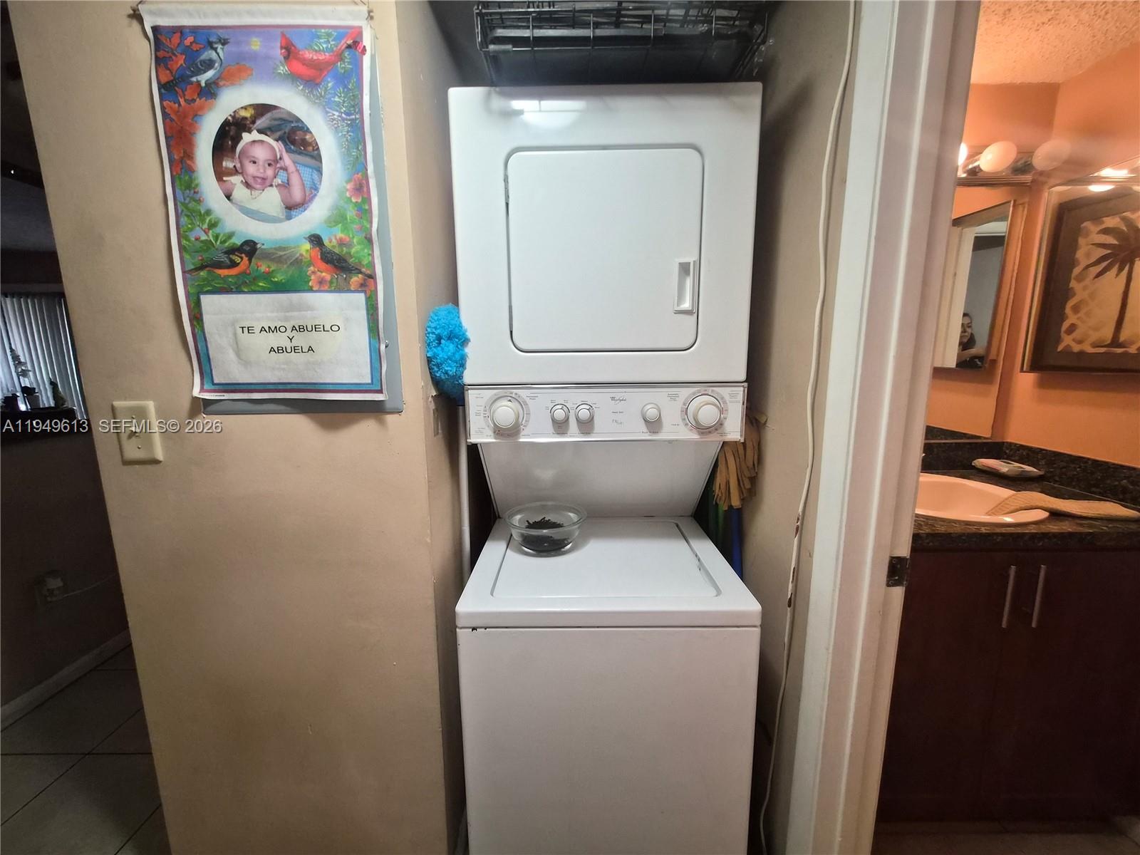 LAKESHORE CONDO #5 - Residential