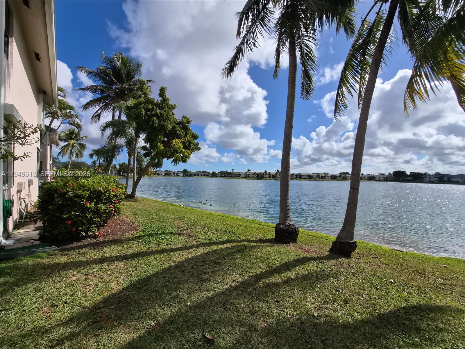 LAKESHORE CONDO #5 - Residential