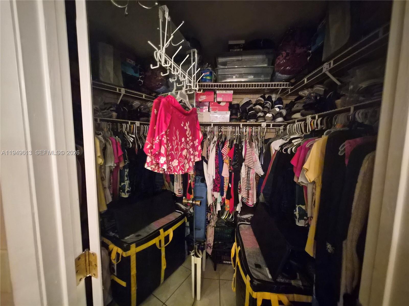 LAKESHORE CONDO #5 - Residential