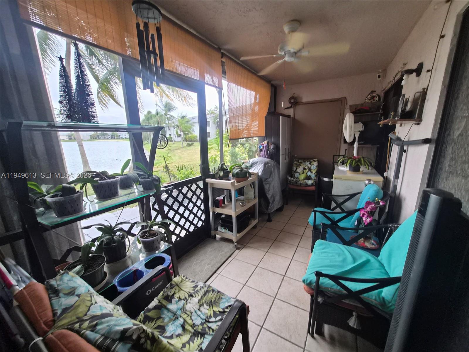 LAKESHORE CONDO #5 - Residential