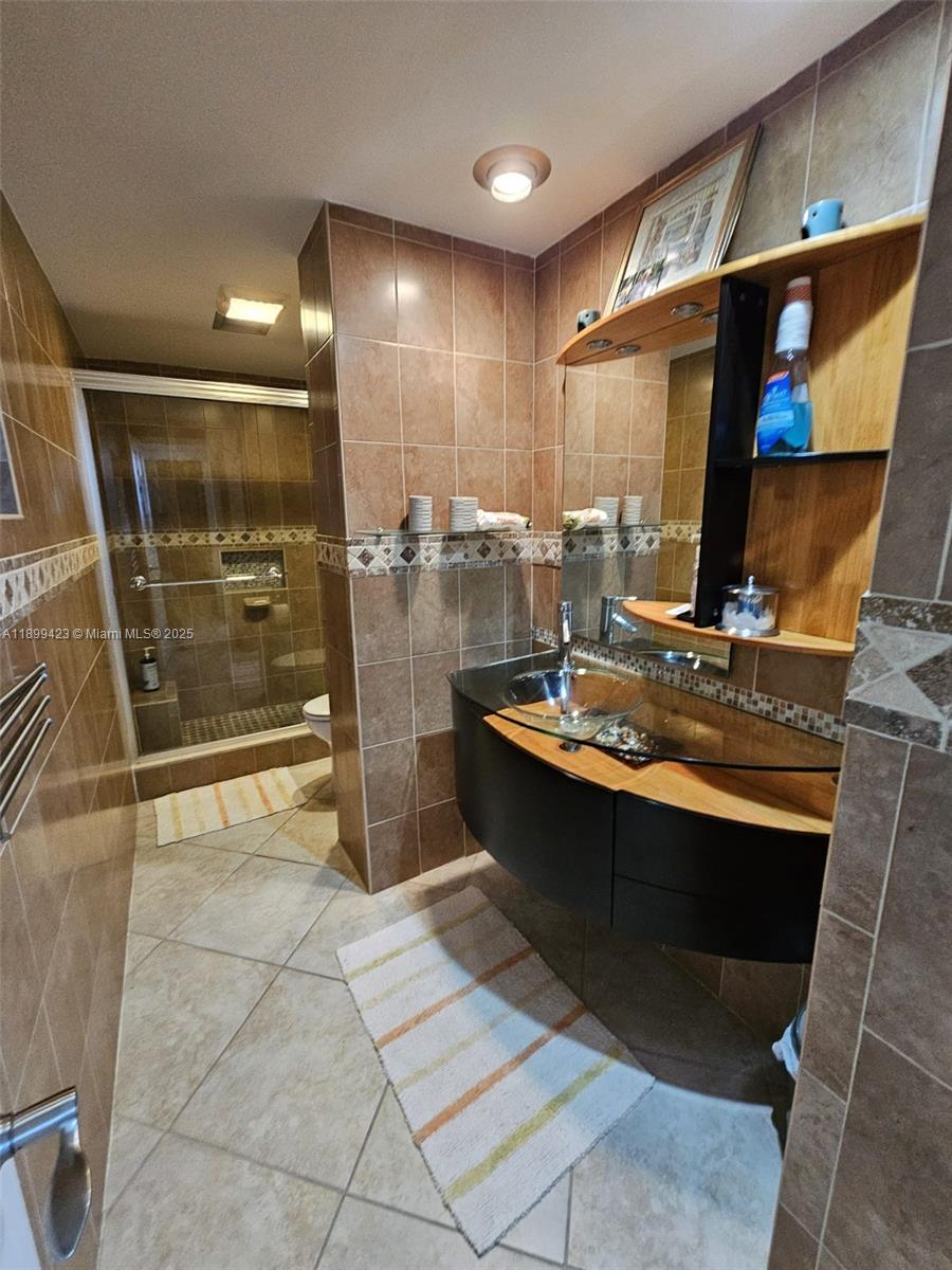 HILLCREST EAST NO 24 COND - Residential