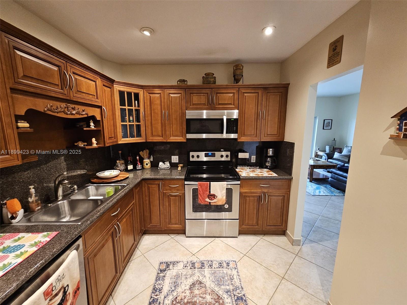 HILLCREST EAST NO 24 COND - Residential