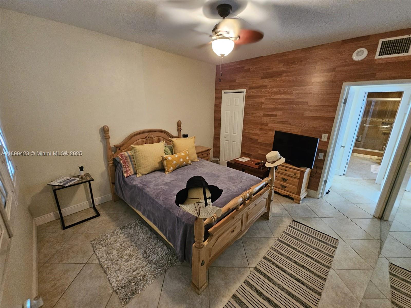 HILLCREST EAST NO 24 COND - Residential