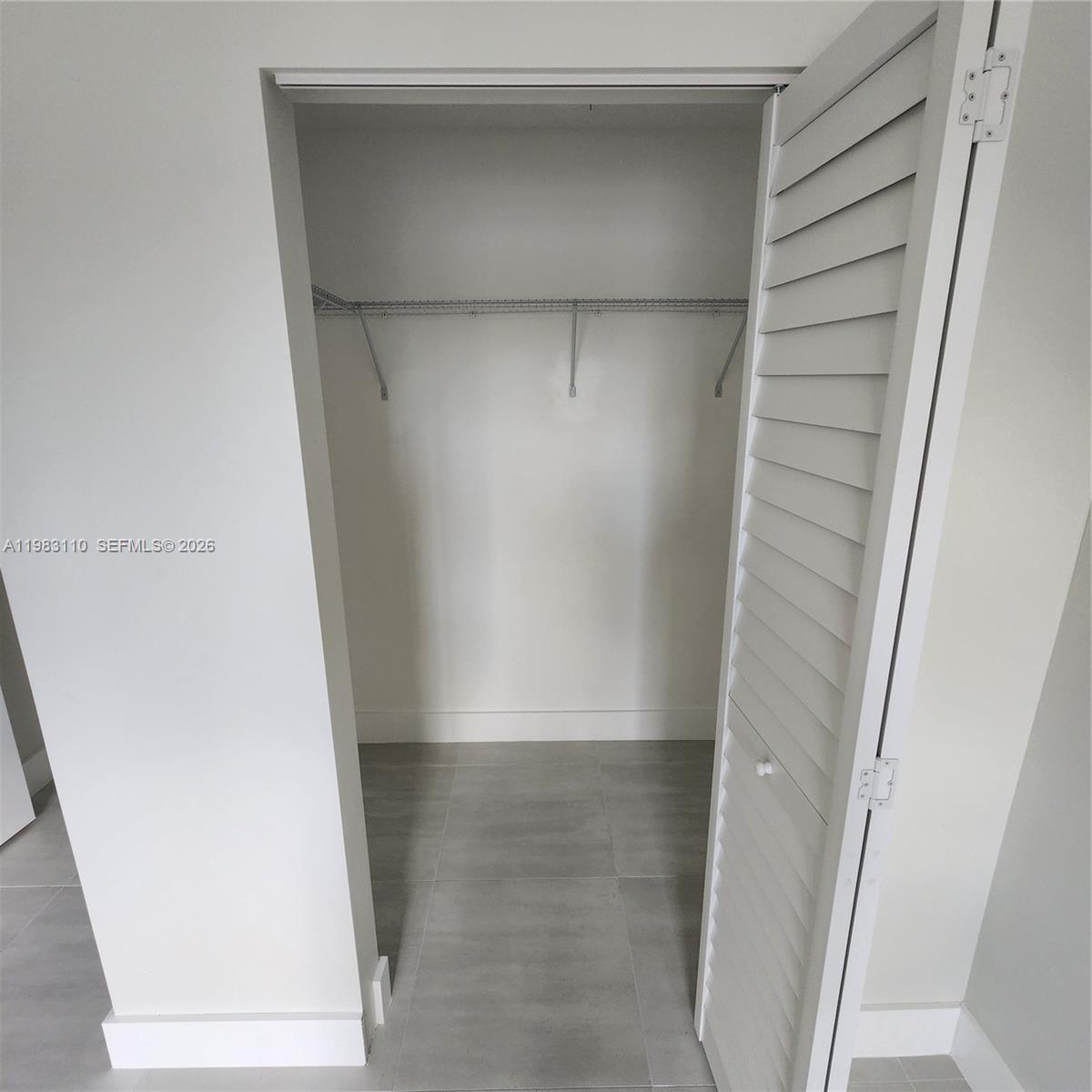 WOODMERE - Residential Lease