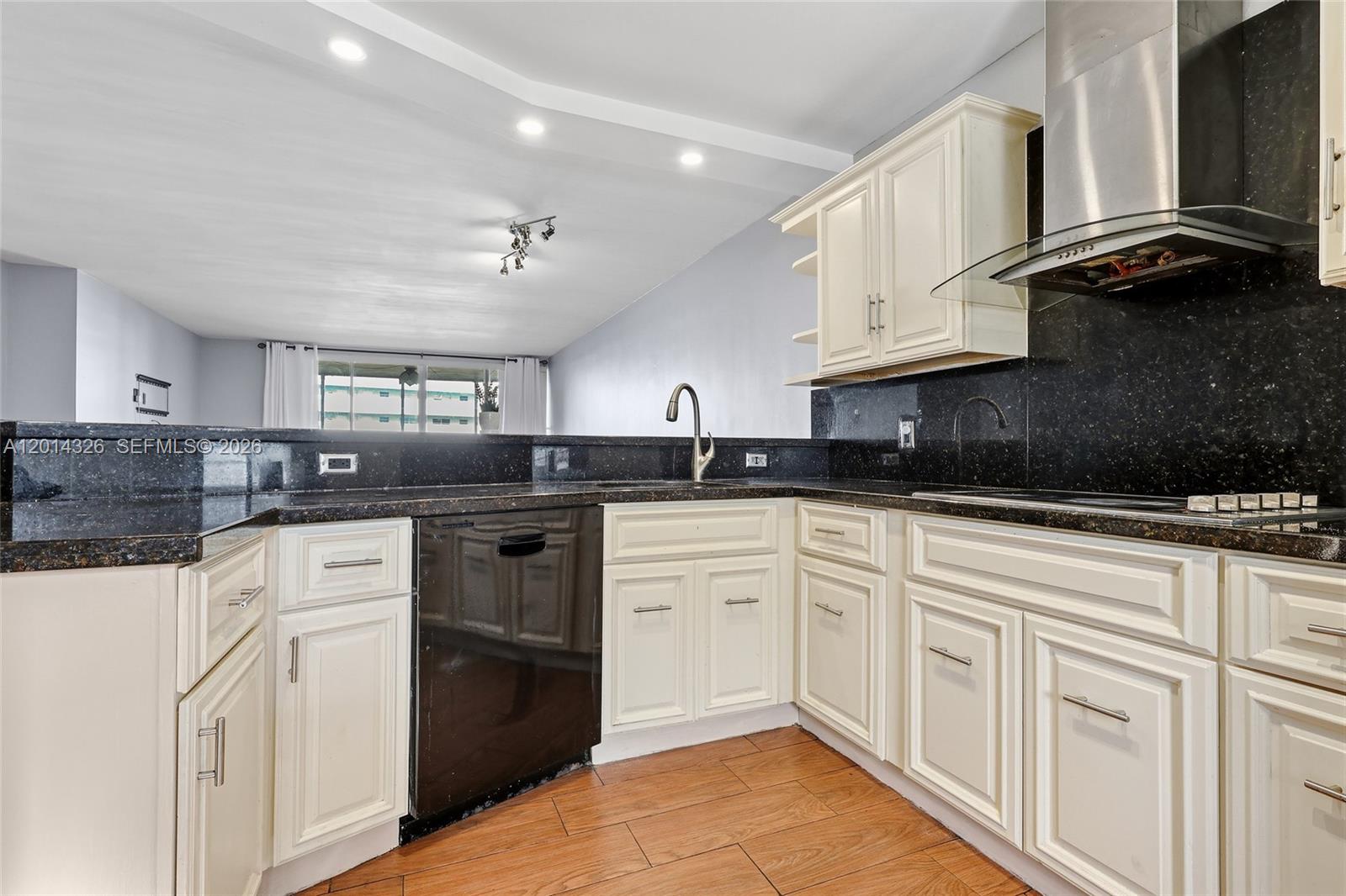 JADE WINDS GROUP - - Residential