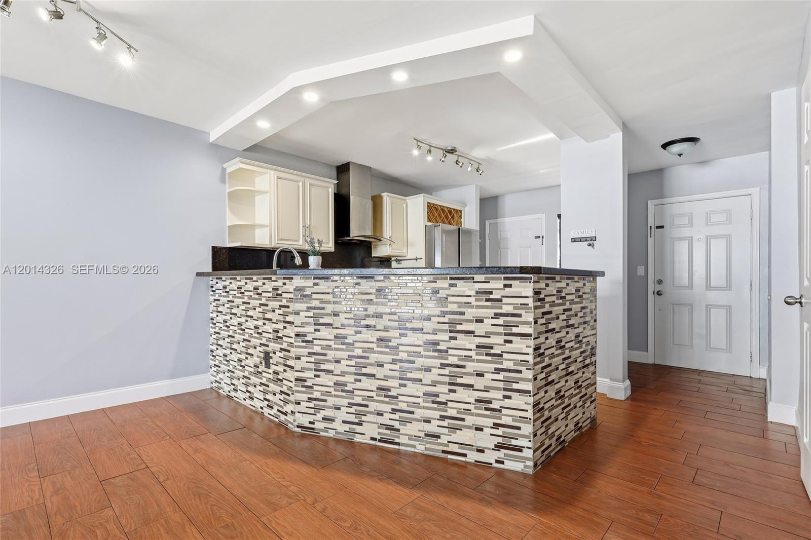 JADE WINDS GROUP - - Residential