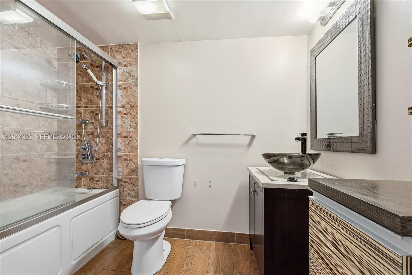 JADE WINDS GROUP - - Residential