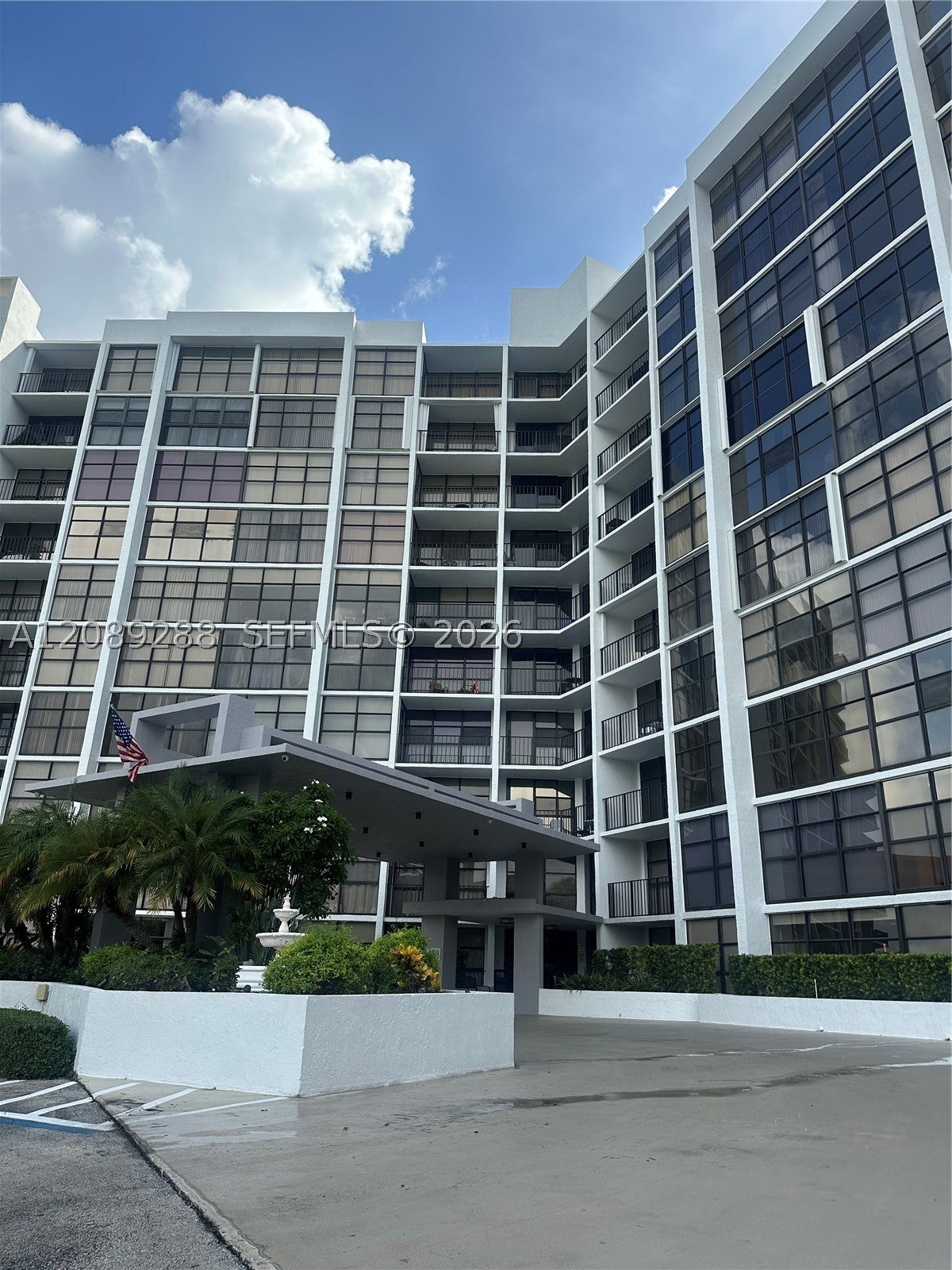 600 Parkview Dr