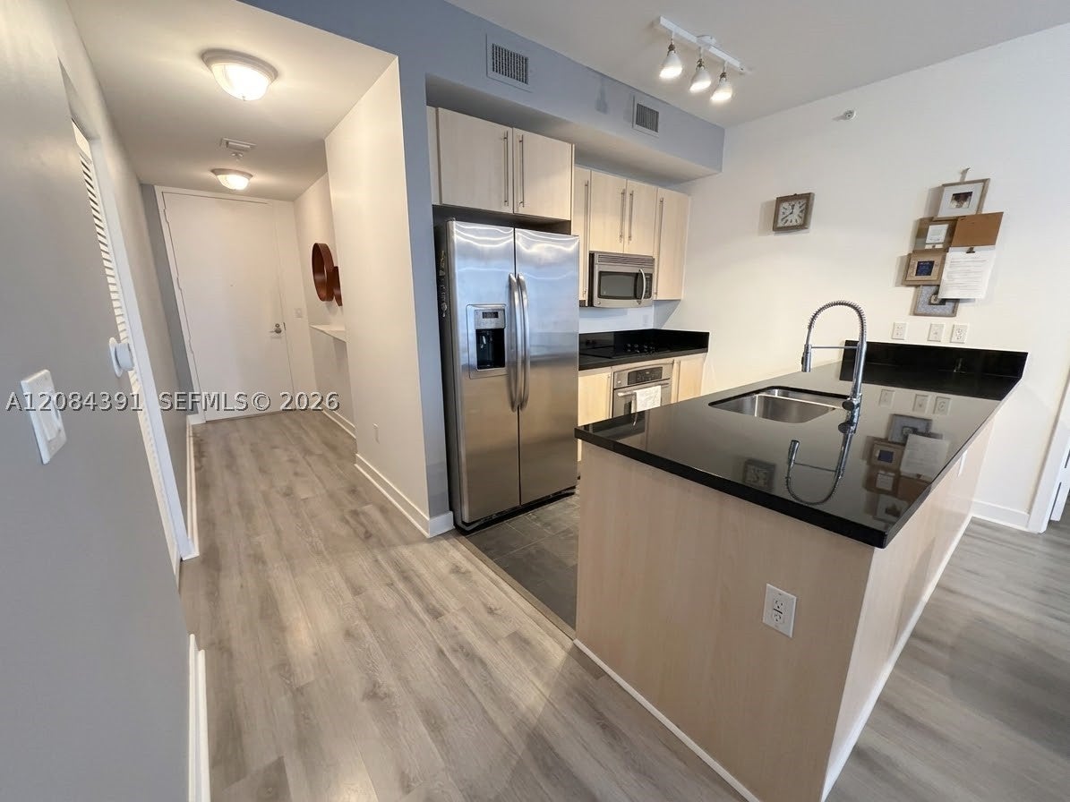 79 SW 12th St 2410-S