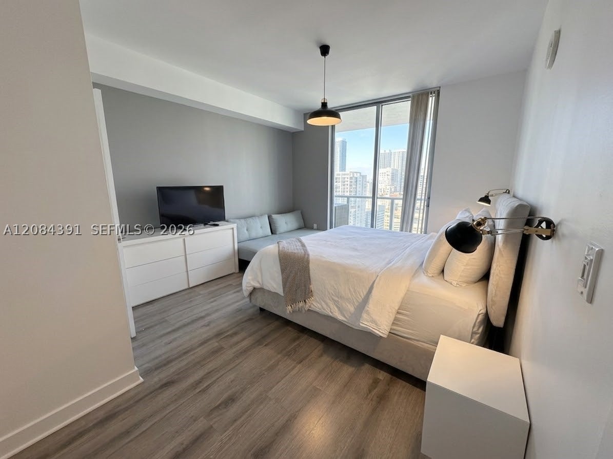 79 SW 12th St 2410-S