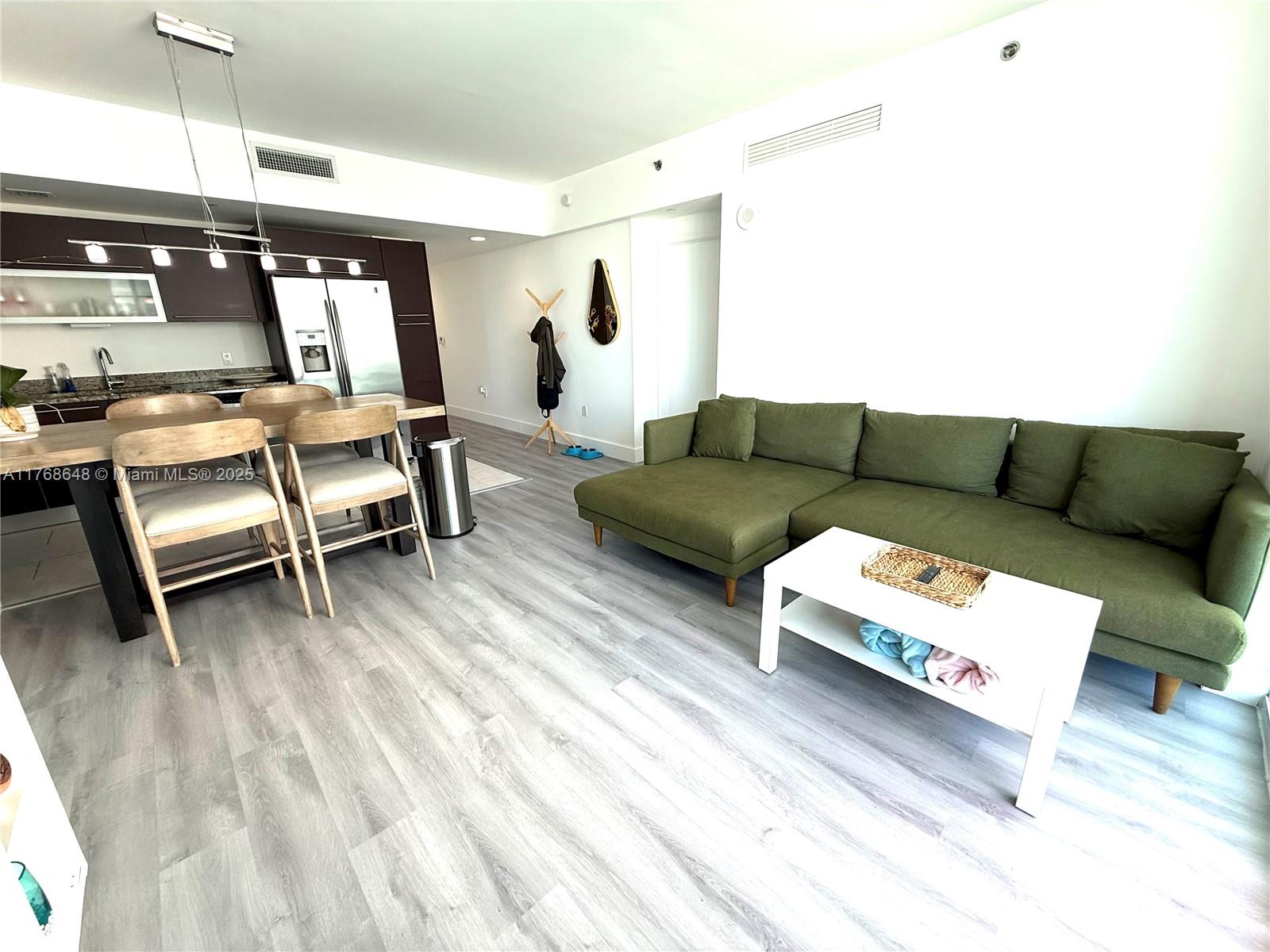 THE PLAZA 851 BRICKELL CON - Residential