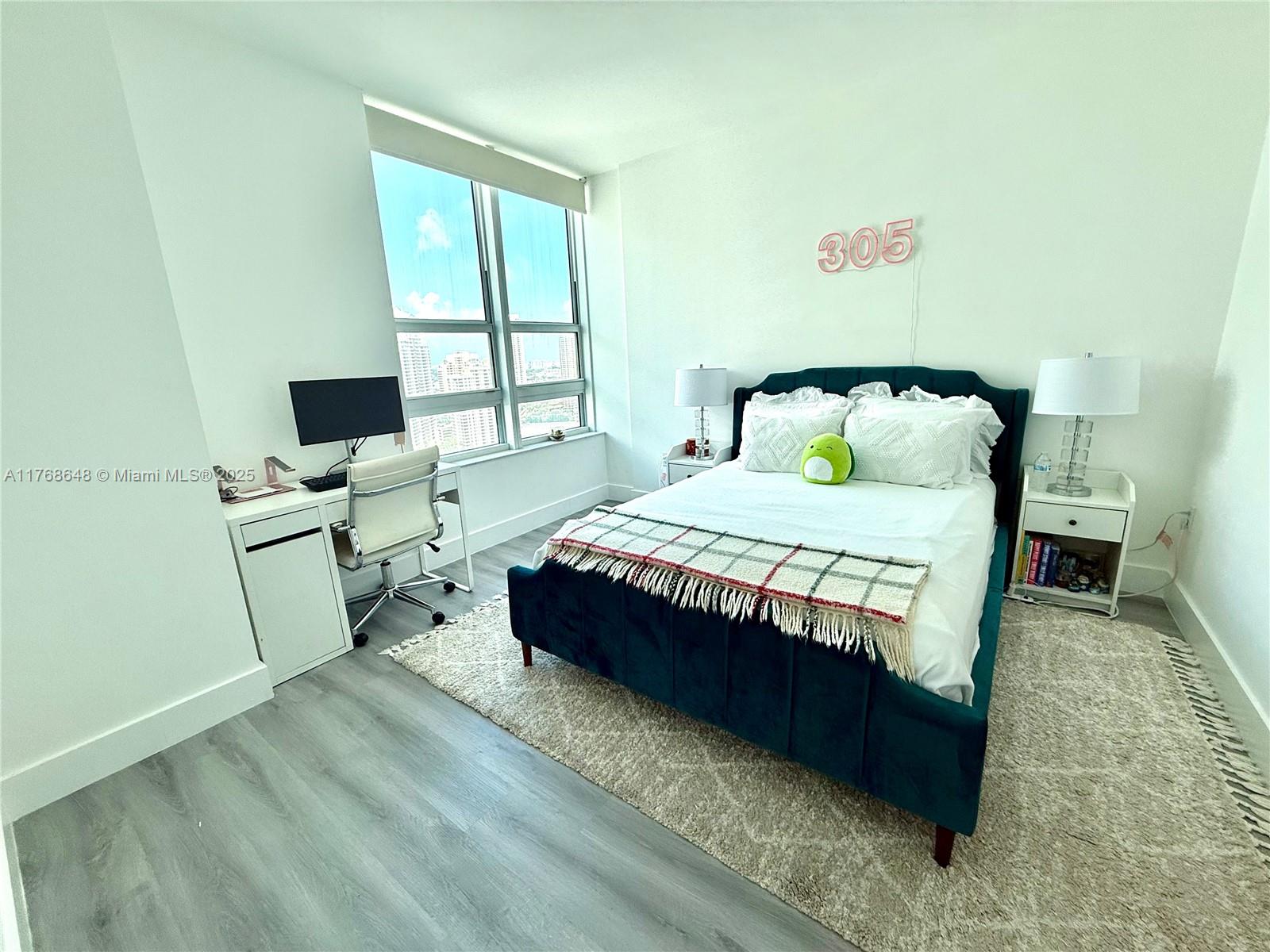 THE PLAZA 851 BRICKELL CON - Residential