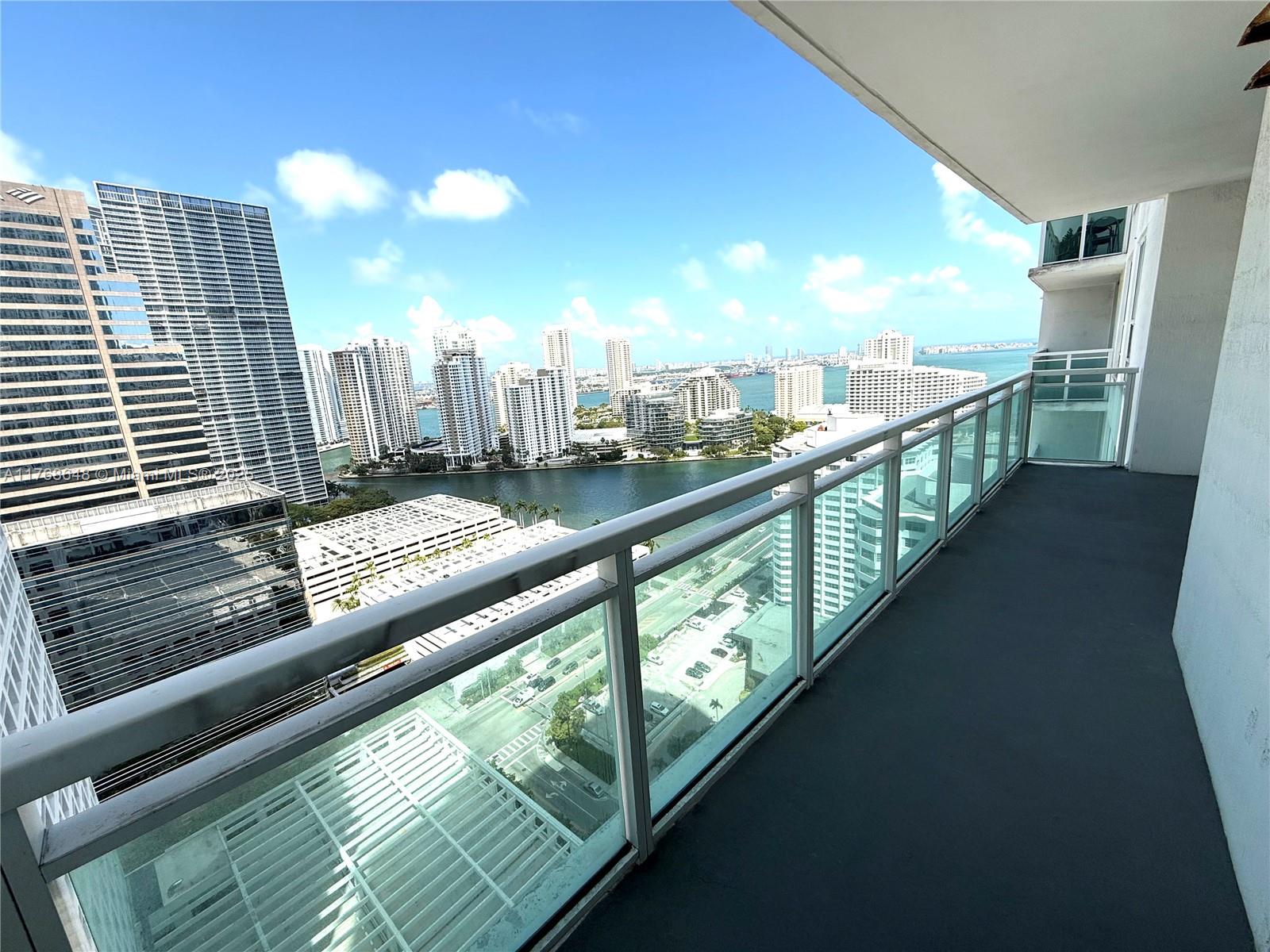 THE PLAZA 851 BRICKELL CON - Residential