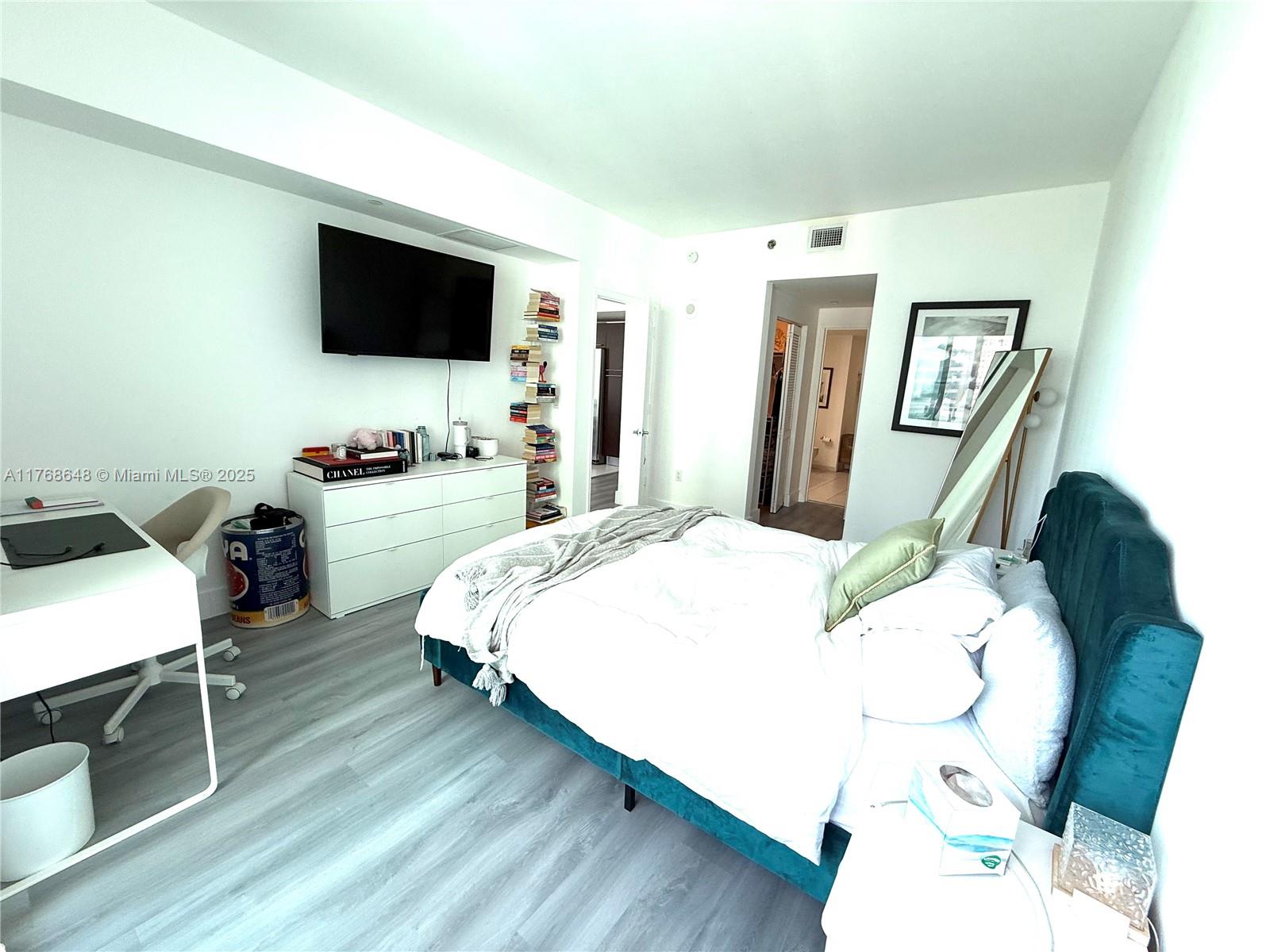 THE PLAZA 851 BRICKELL CON - Residential