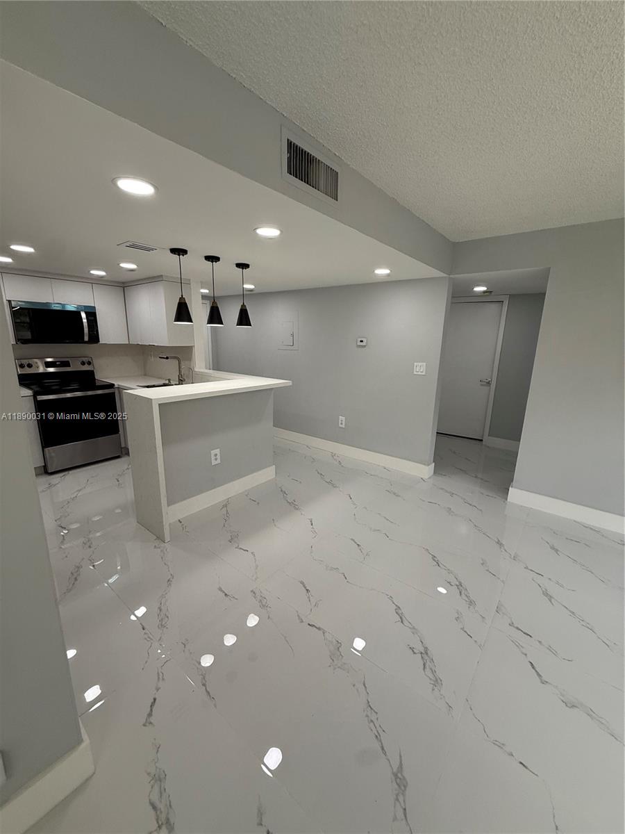 VILLAS DE VENEZIA CONDO - Residential