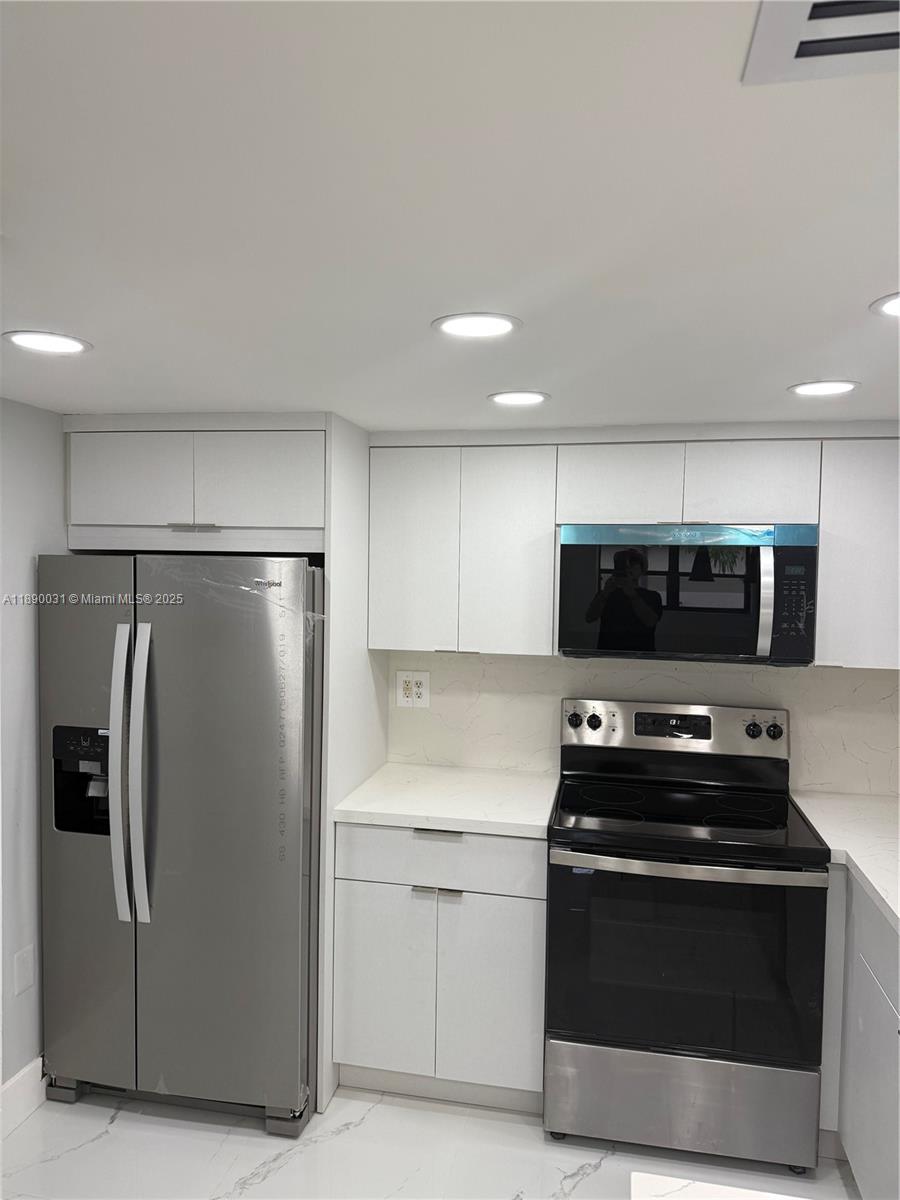 VILLAS DE VENEZIA CONDO - Residential