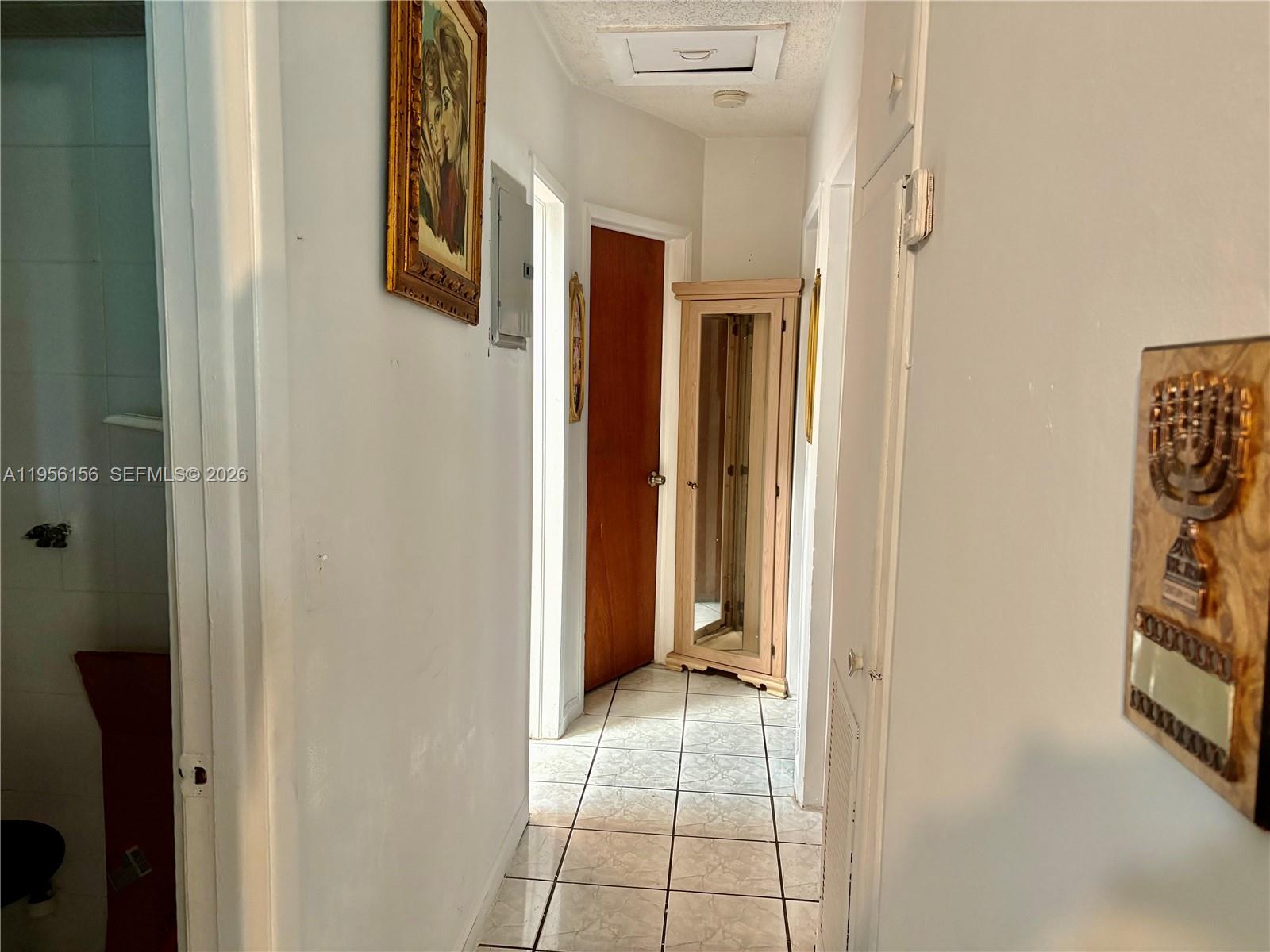 SOUTHGATE - Residential