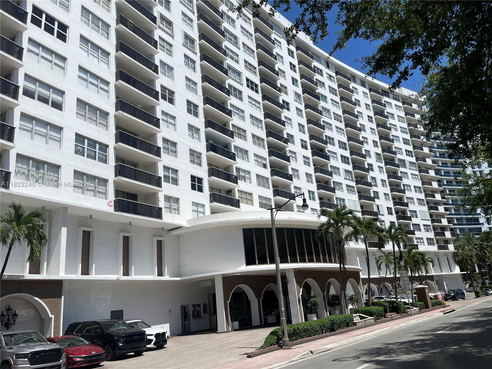 Property for Sale at 6039 Collins Ave 1525, Miami Beach, Miami-Dade County, Florida - Bedrooms: 3 
Bathrooms: 2  - $829,000