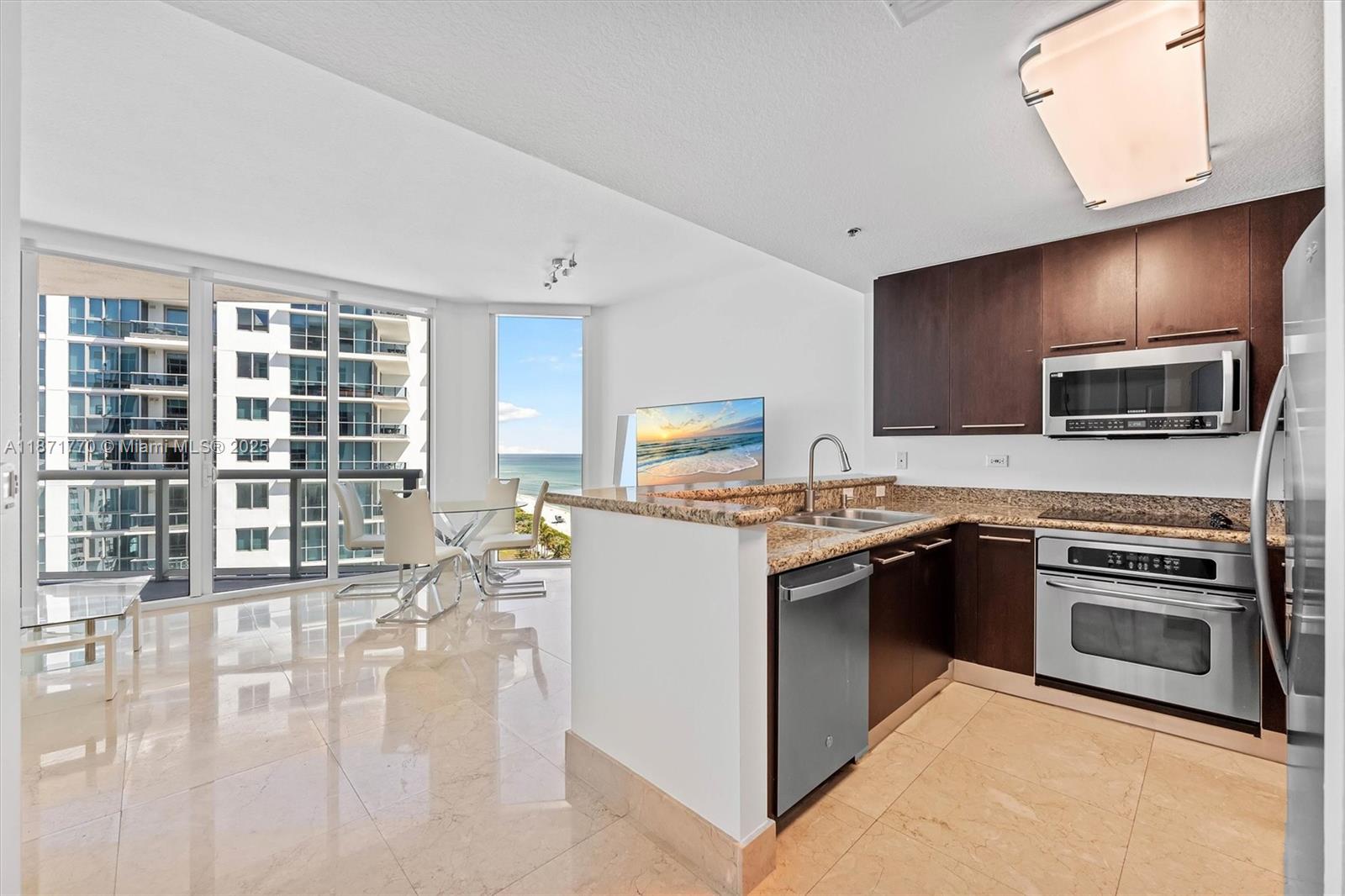 6515 Collins Ave 1601