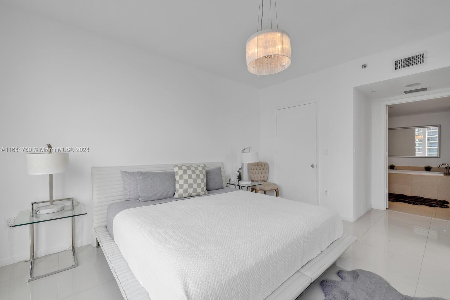 ICON BRICKELL CONDO NO 3 - Residential