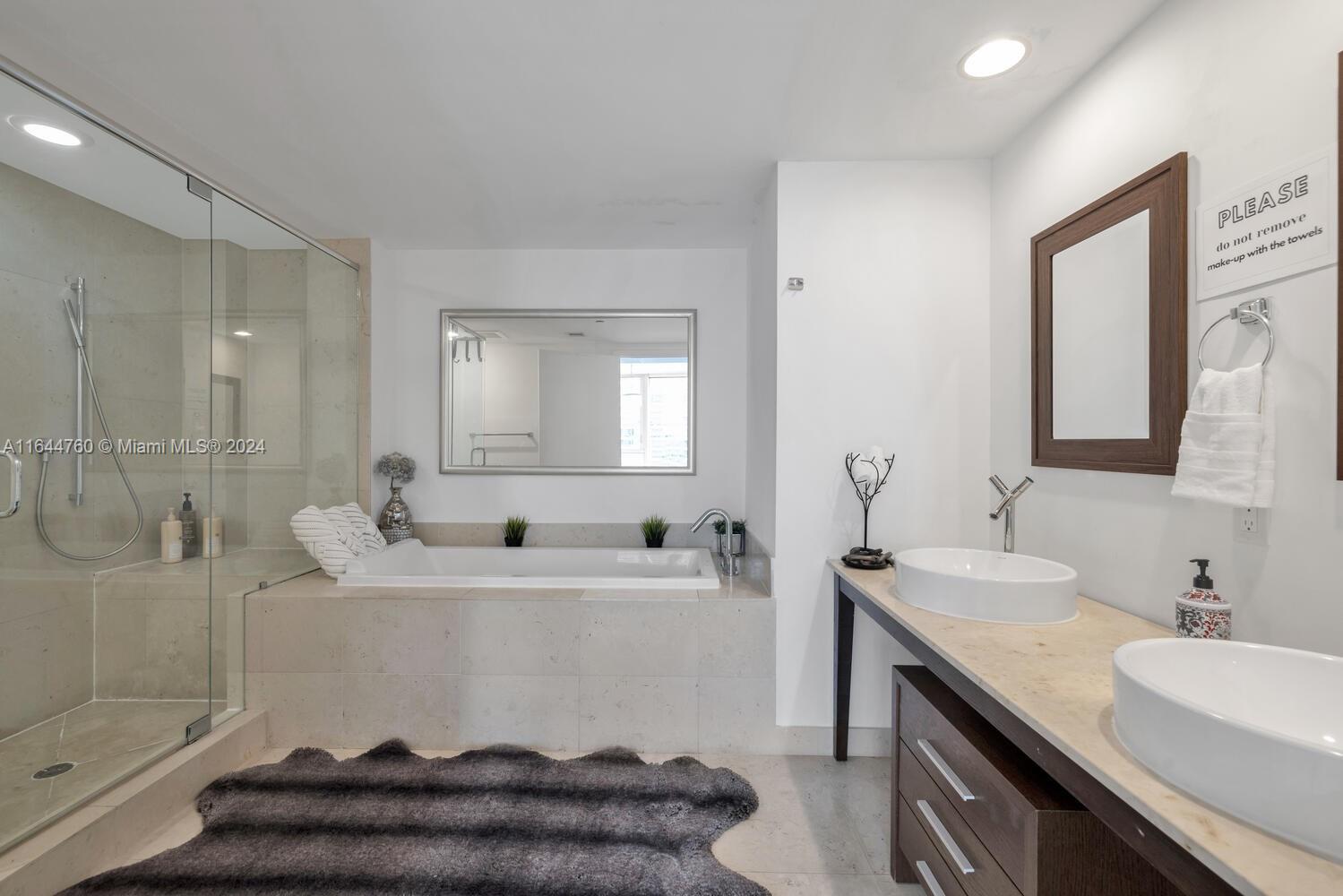ICON BRICKELL CONDO NO 3 - Residential