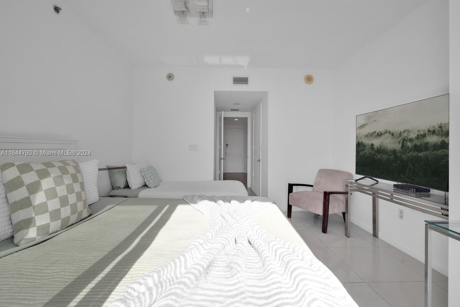 ICON BRICKELL CONDO NO 3 - Residential