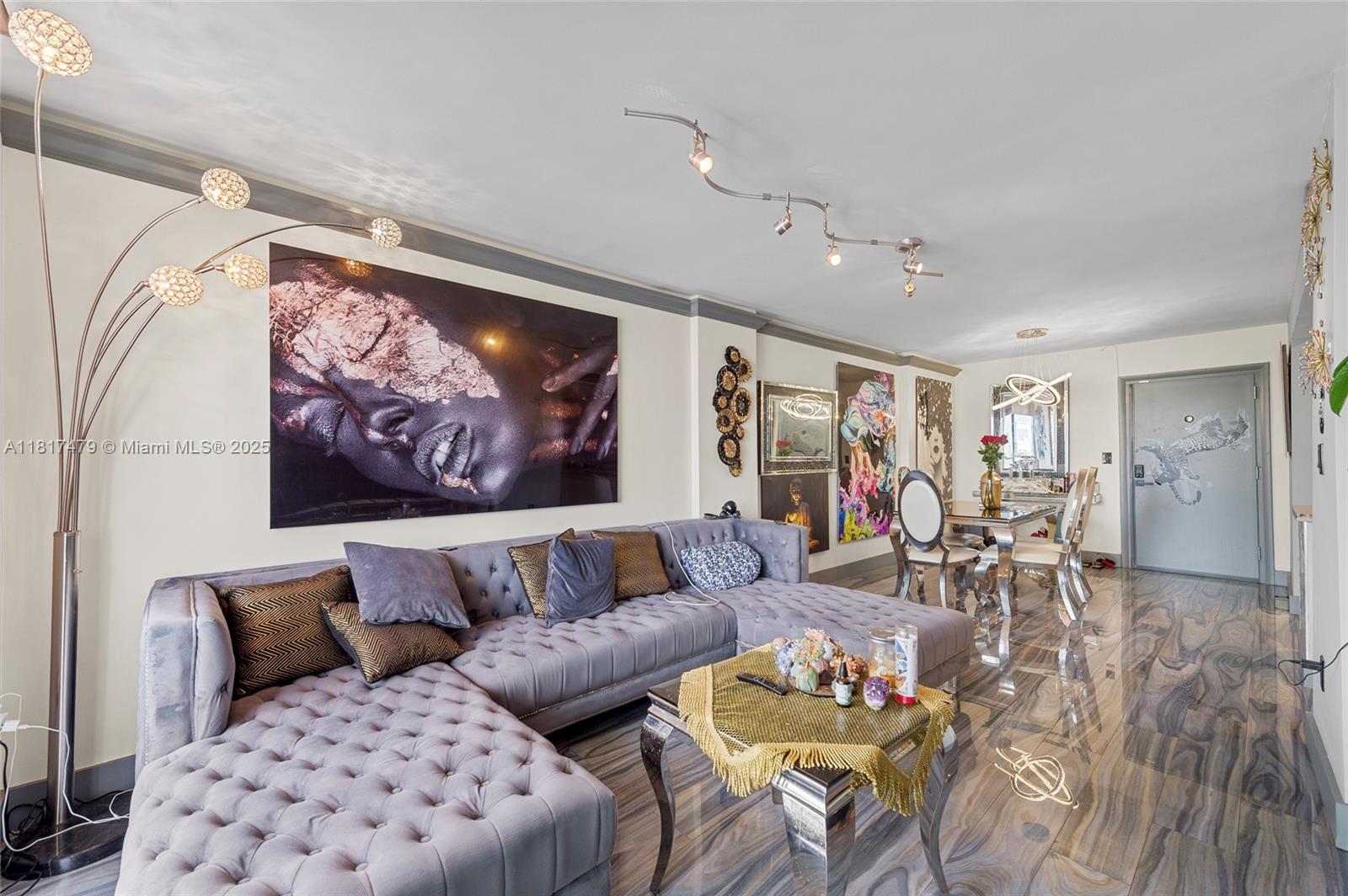 BAYVIEW CONDO - Residential