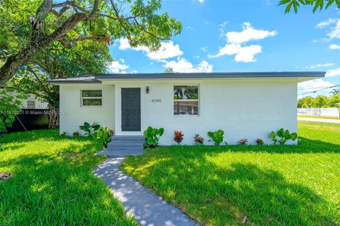 Photo of 4390 NW 171st St, Miami Gardens, FL 33055 (MLS # A11872201) Photo of 4390 NW 171st St, Miami Gardens, FL 33055 (MLS # A11872201)