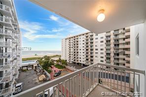 THE PRESIDENTIAL CONDO - Residential Lease