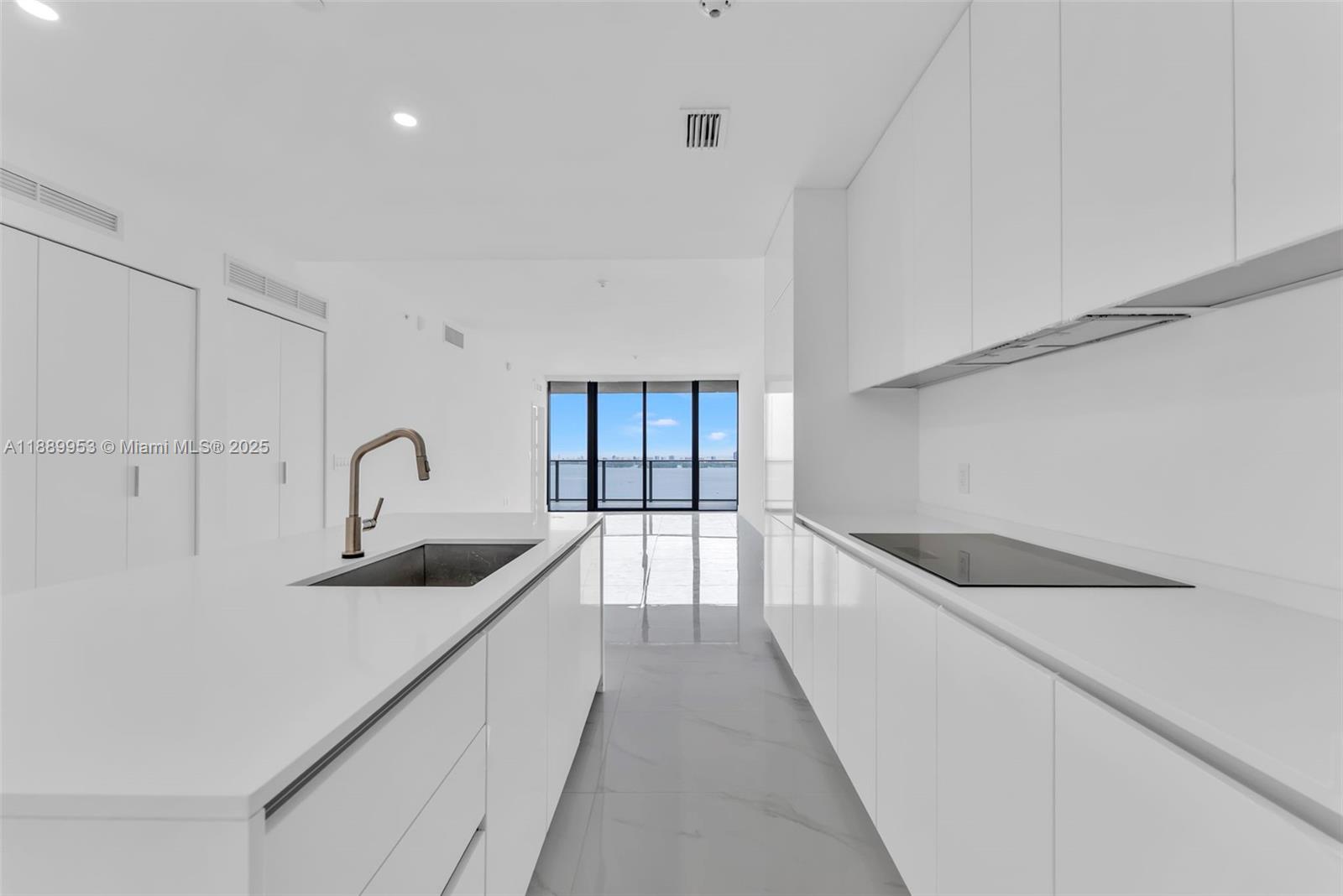 ARIA RESERVE SOUTH - Residential Lease