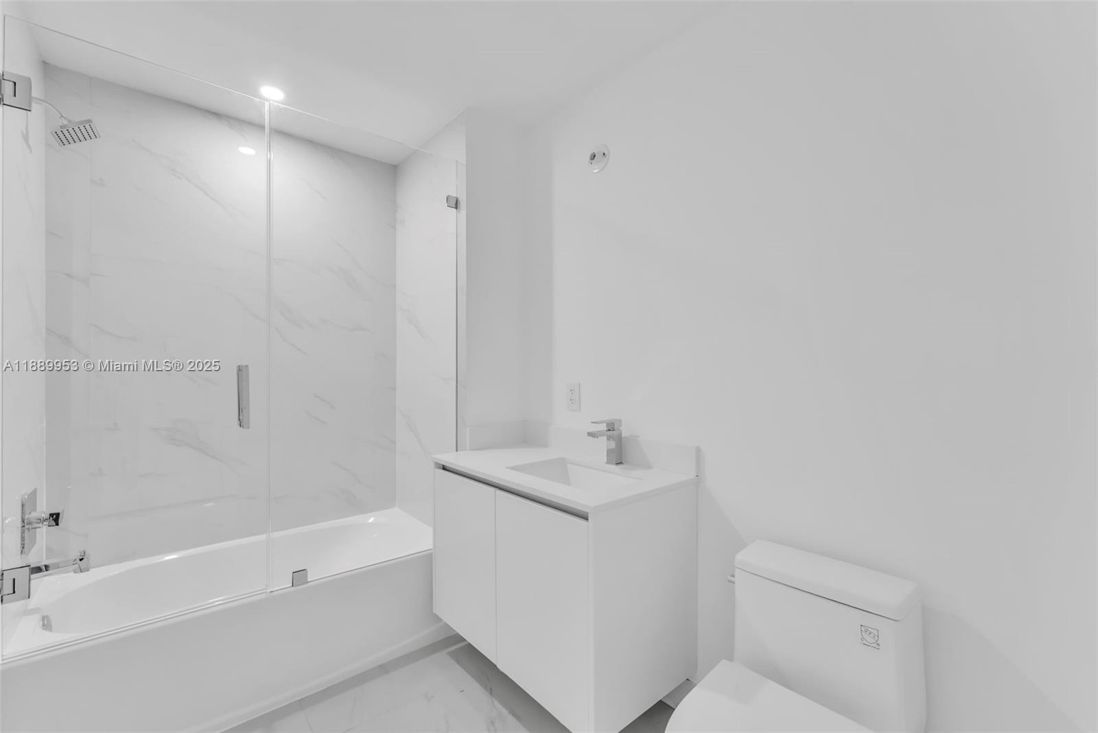 ARIA RESERVE SOUTH - Residential Lease