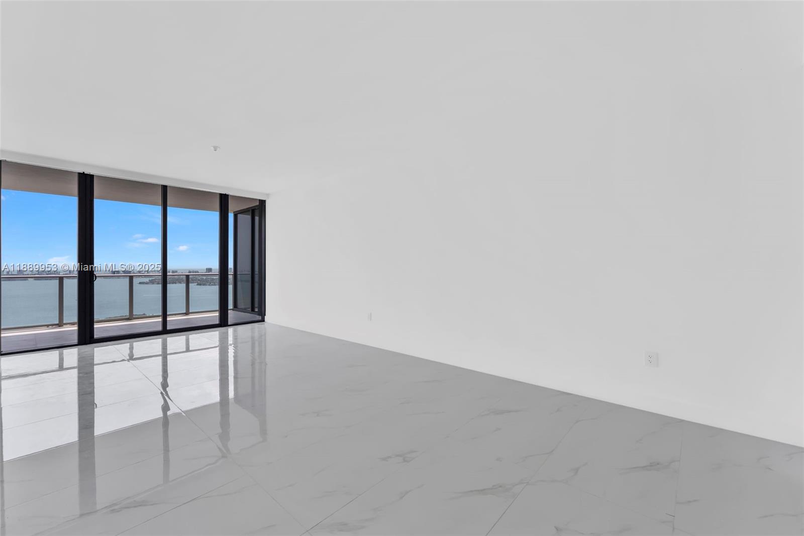 ARIA RESERVE SOUTH - Residential Lease