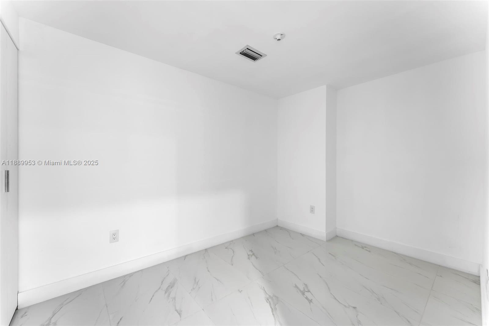 ARIA RESERVE SOUTH - Residential Lease