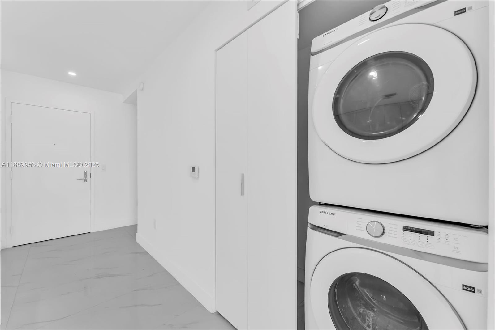 ARIA RESERVE SOUTH - Residential Lease