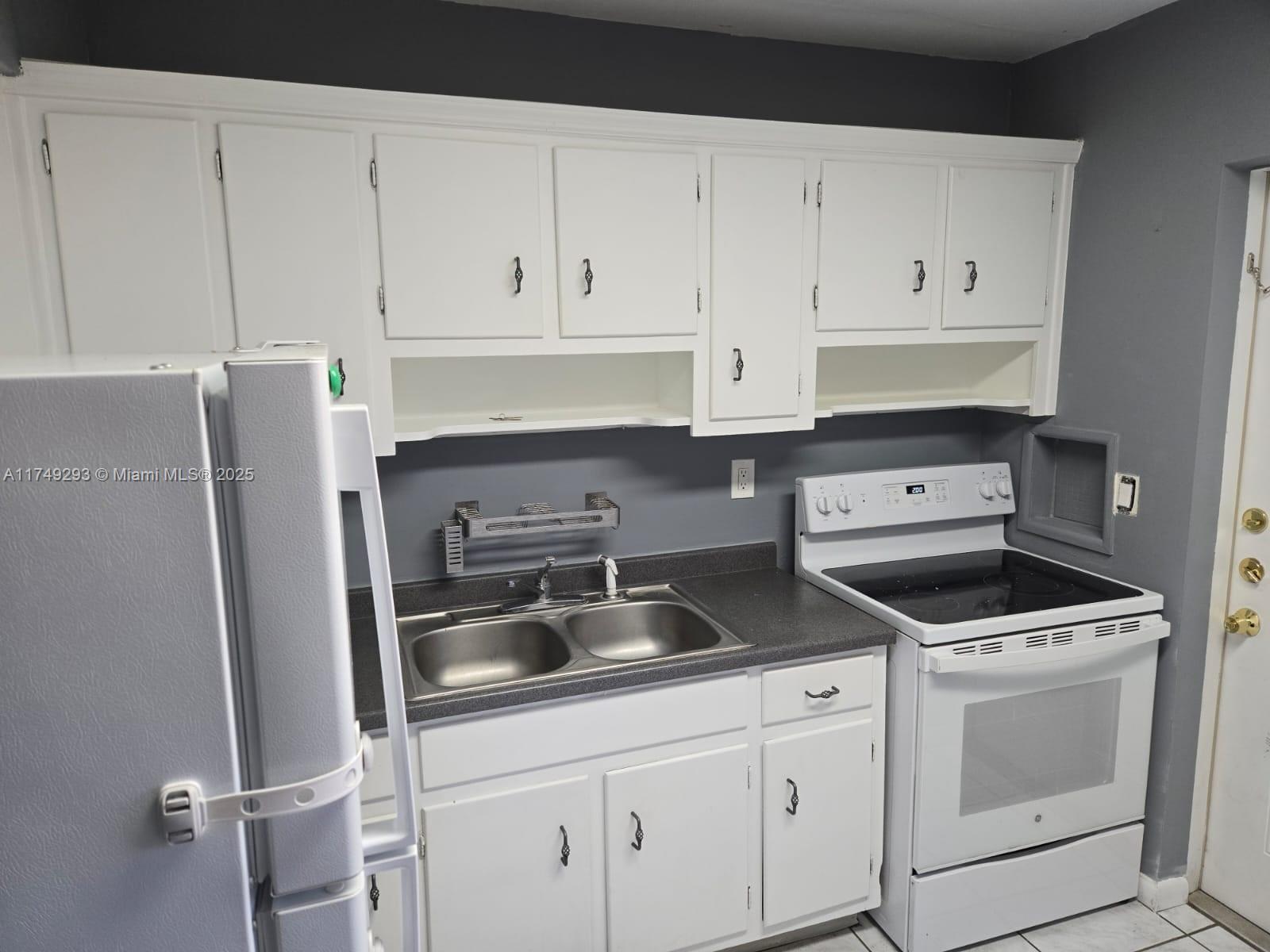 BARTON HOUSE CONDO - Residential