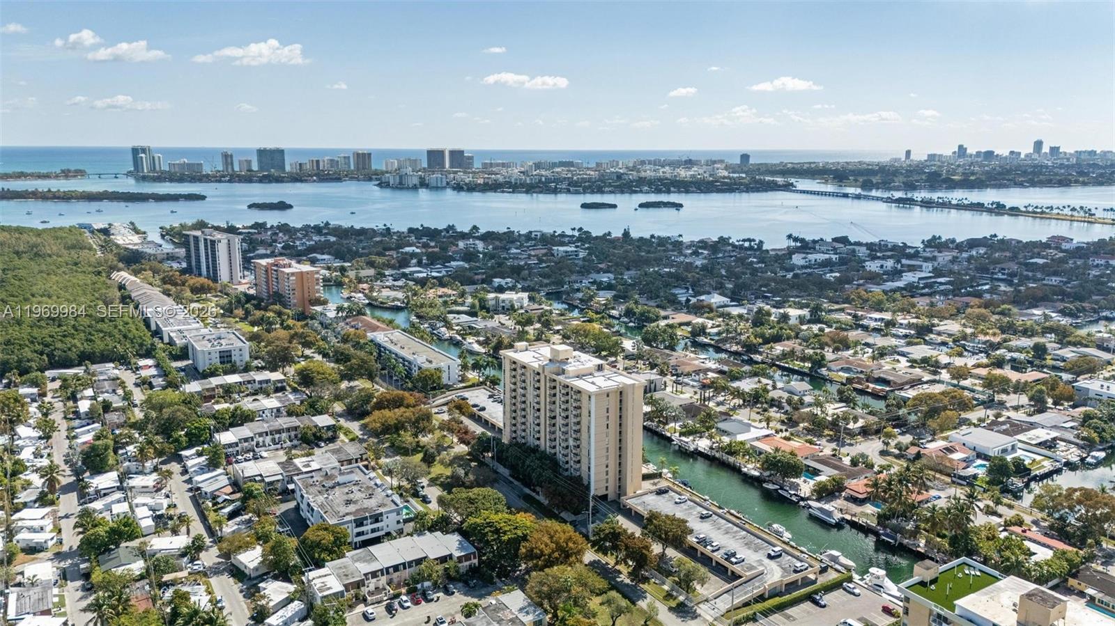 VECINO DEL MAR CONDO - Residential