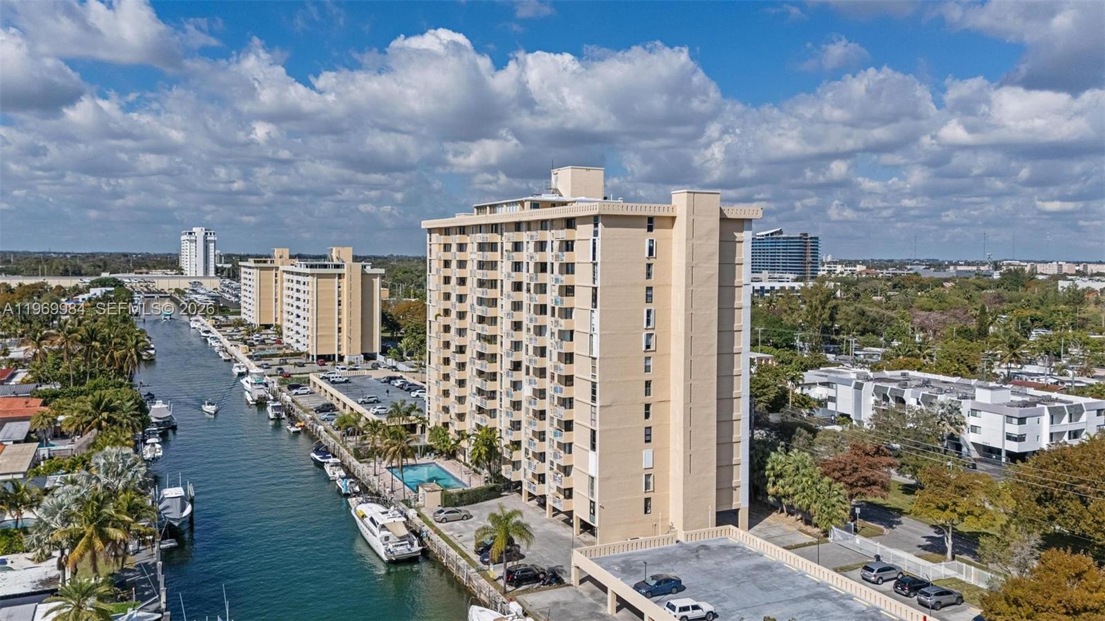 VECINO DEL MAR CONDO - Residential