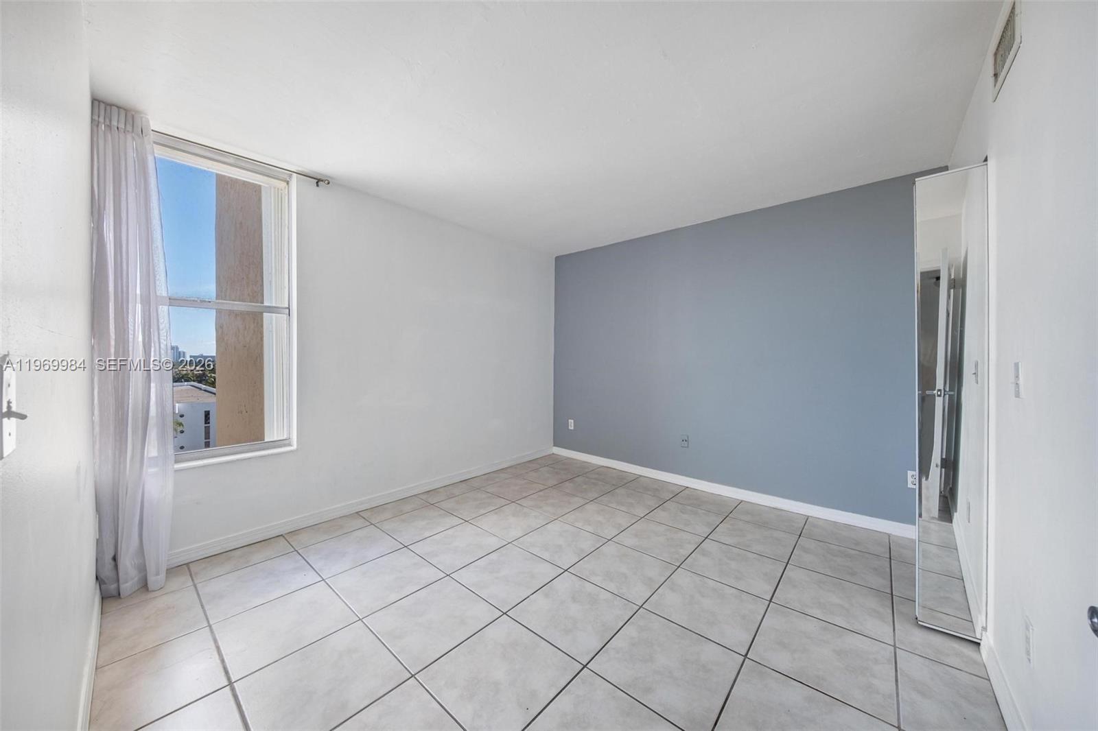 VECINO DEL MAR CONDO - Residential