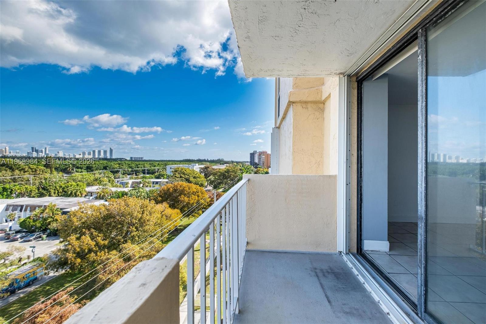 VECINO DEL MAR CONDO - Residential