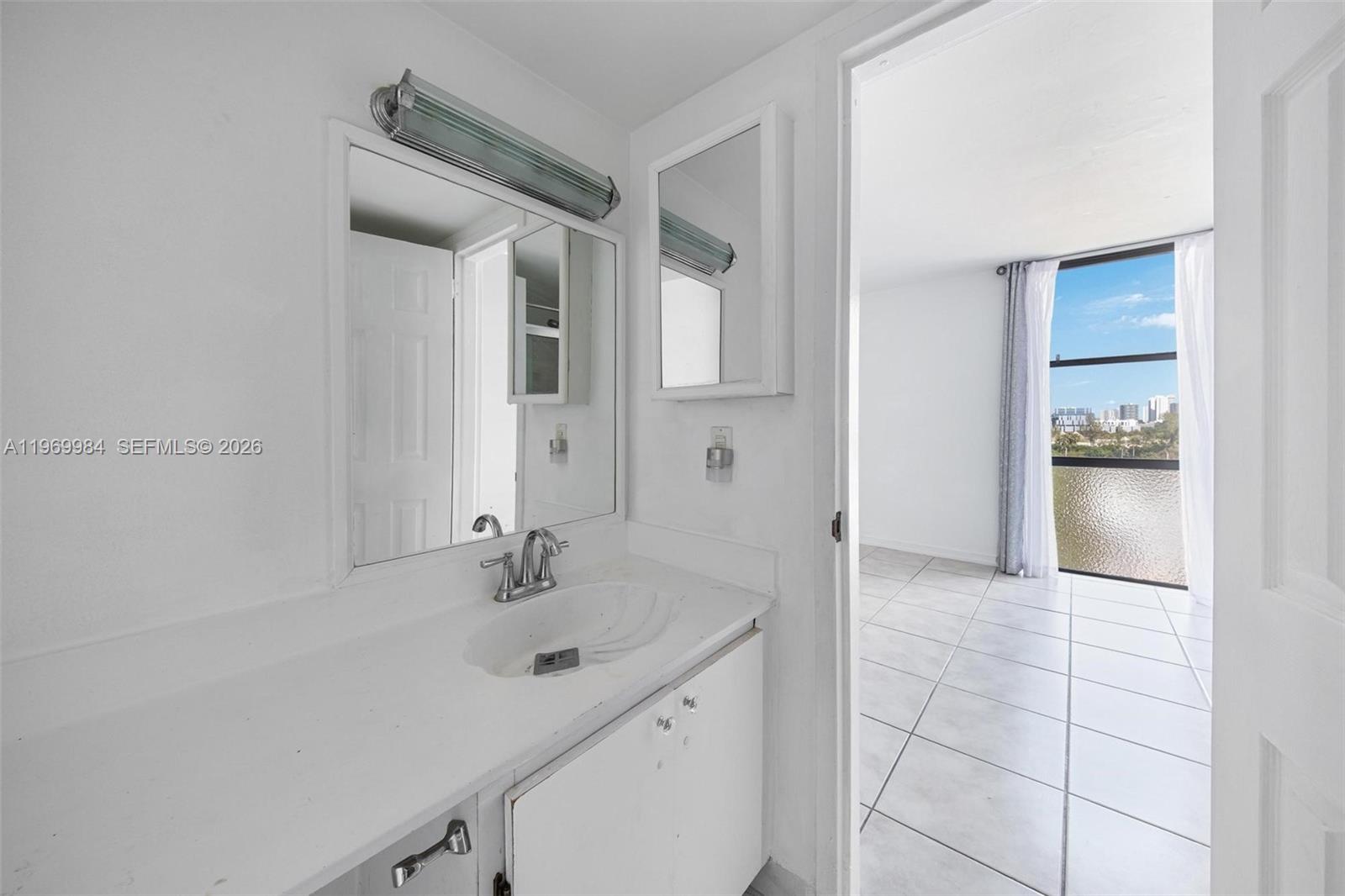 VECINO DEL MAR CONDO - Residential