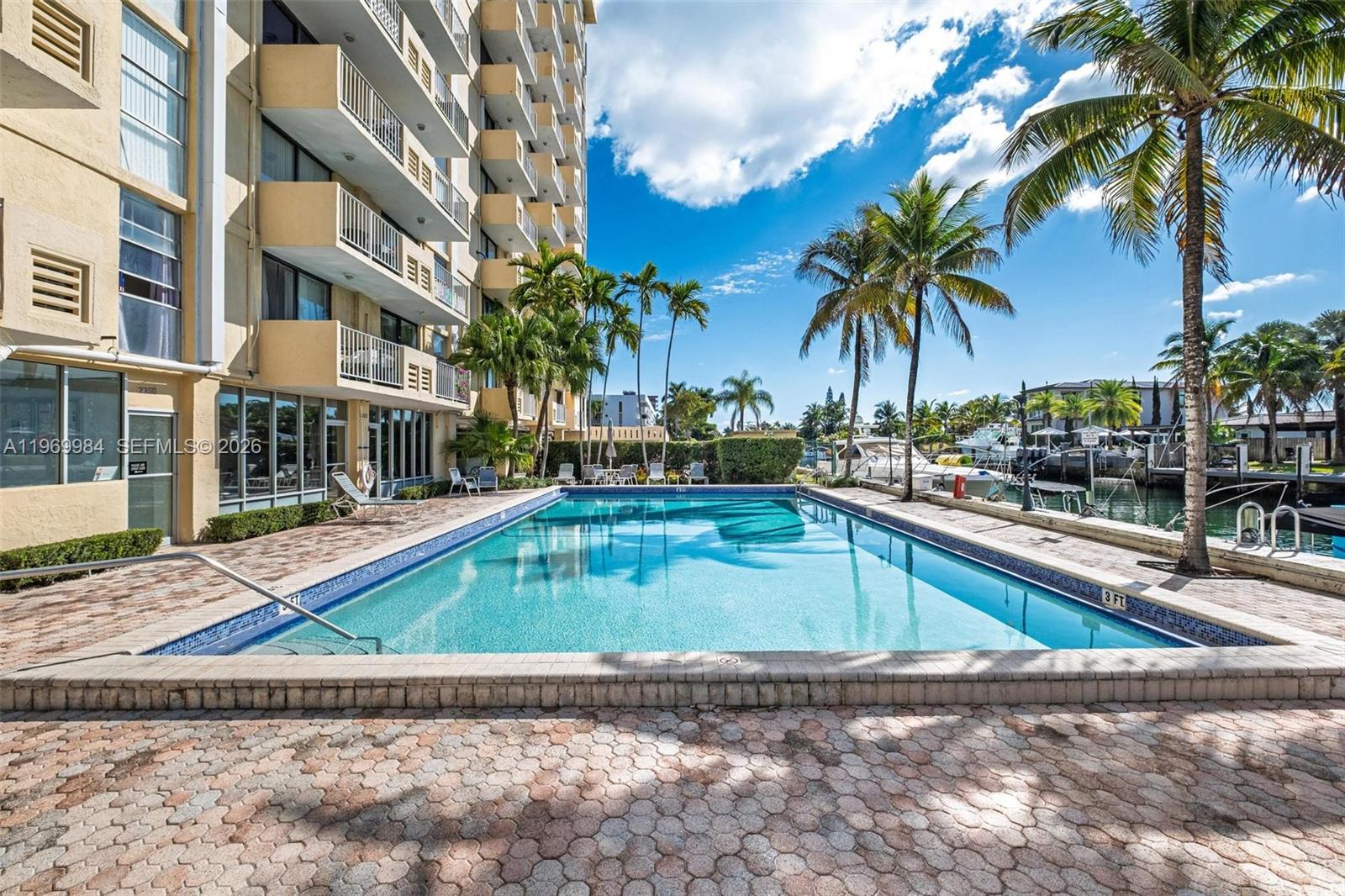 VECINO DEL MAR CONDO - Residential