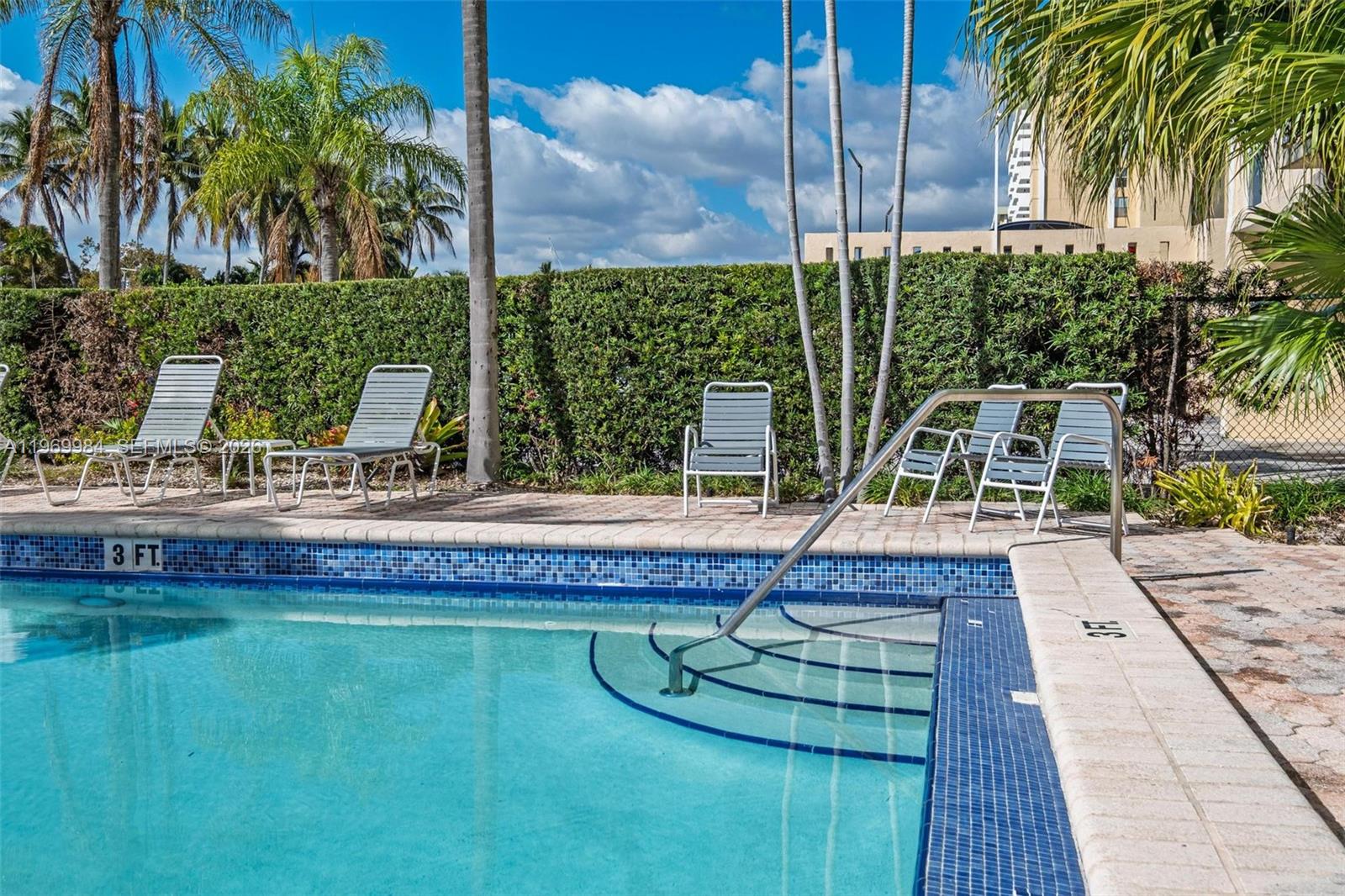 VECINO DEL MAR CONDO - Residential