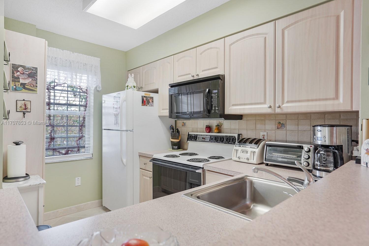 CYPRESS BEND CONDOMINIUM - Residential
