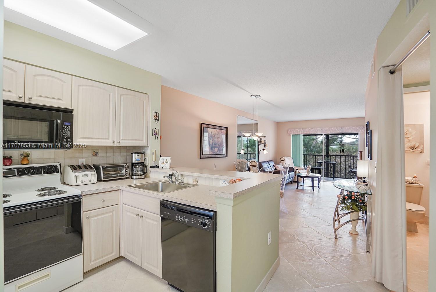 CYPRESS BEND CONDOMINIUM - Residential