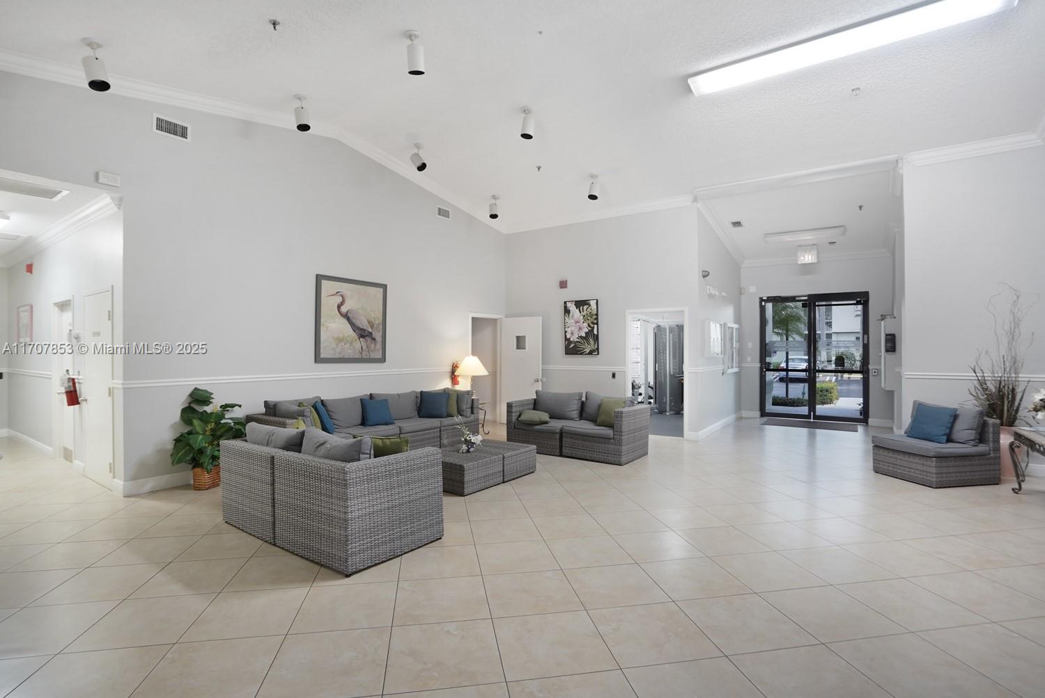 CYPRESS BEND CONDOMINIUM - Residential
