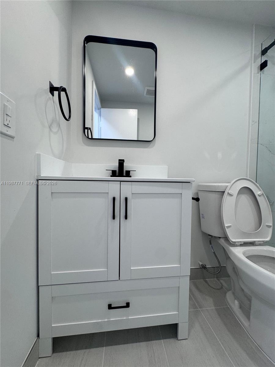 ENVOY APARTMENTS CONDOMIN - Residential Lease