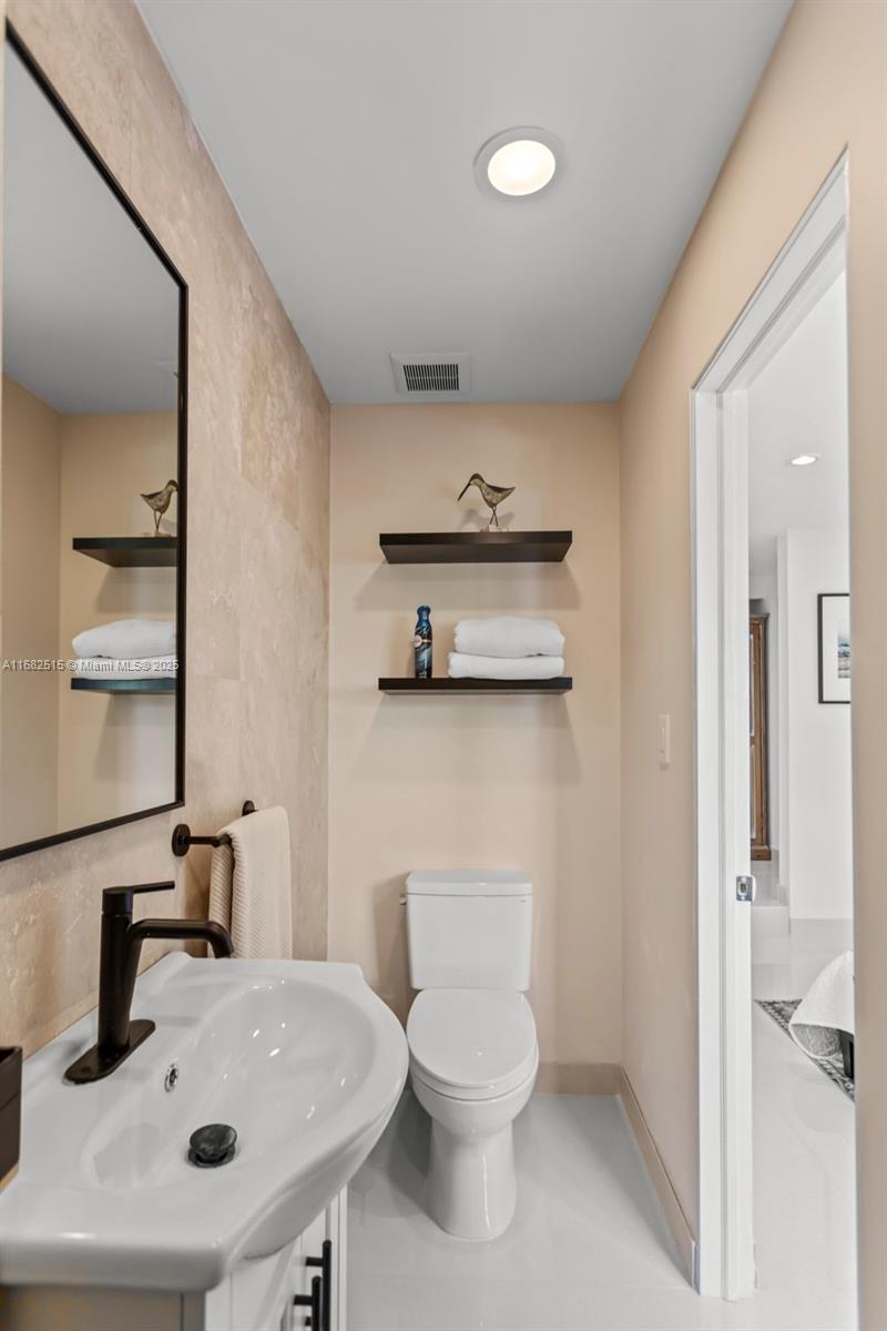 RIO VISTA ISLES - Residential